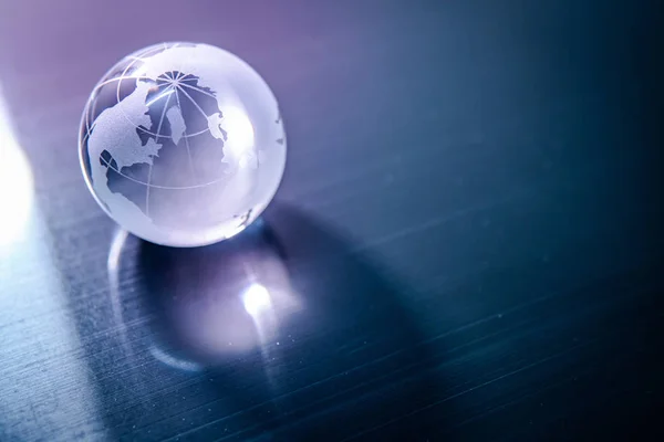 World Globe Crystal Glass Reflect Blue Glossy Table Global Business — Stock Photo, Image