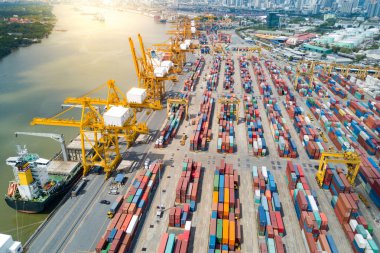 Lojistik ve taşımacılık konteyner kargo