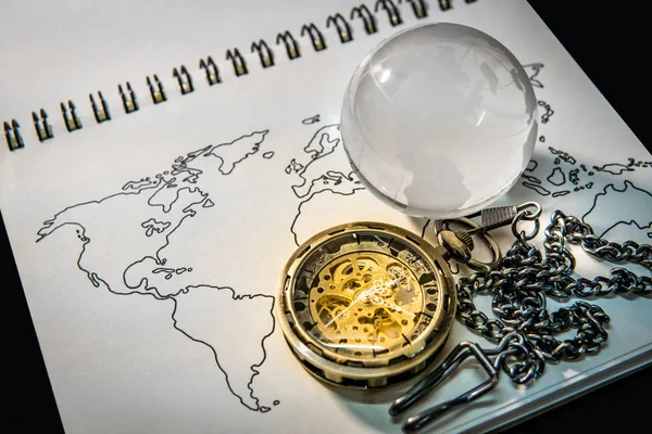 Relógio Bolso Ouro Vidro Cristal Globo Mundial Mapa Mundo Esboço — Fotografia de Stock
