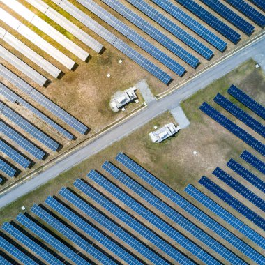 Güneş paneli çiftlik veya güneş enerjisi santrali, Havadan görünümü