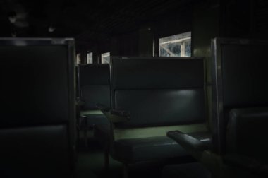 Vintage yeşil koltuk boş iç kabin eski dizel tren, dramatik sesi, Bangkok, Tayland
