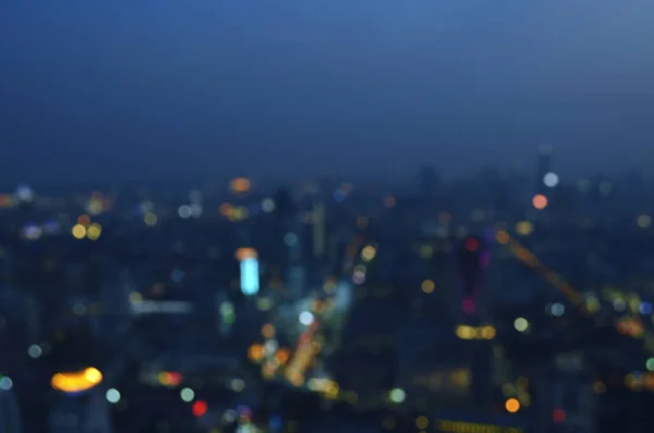Размытый Вид Воздуха Современную Офисную Башню Небоскреб Ночное Время Бангкок — стоковое фото