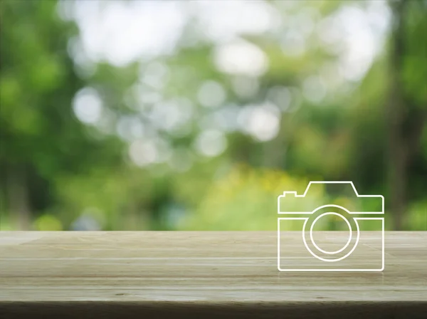 Platte Camerapictogram Houten Tafel Blur Groene Boom Park Camera Winkel — Stockfoto