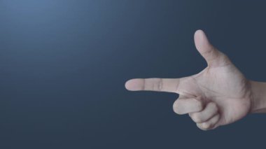 Açık degrade mavi arka plan üzerinde parmak harita pin noktası konumu düğmesi, Teknoloji harita işaretçisi navigasyon online kavram