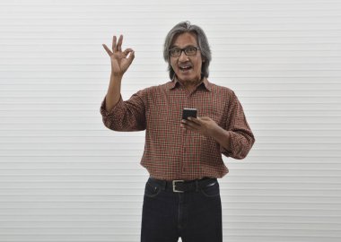 Komik yüz ifadesi poz