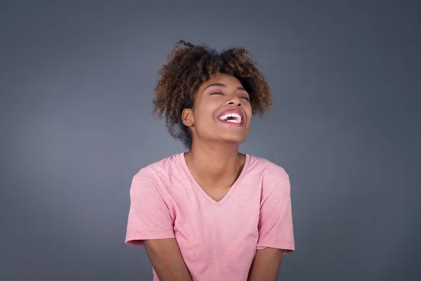 Radostný Mladý Krásný Afroameričan Žena Baví Směje Dobrému Vtipu Nebo — Stock fotografie