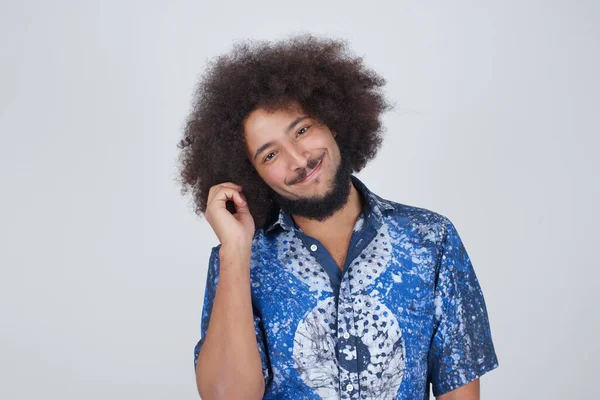 Precioso Hombre Sonriente Con Amplia Sonrisa Muestra Los Dientes Blancos — Foto de Stock