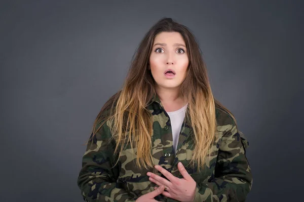 Une Jeune Femme Séduisante Regard Stupéfait Choqué Bouche Ouverte Mâchoire — Photo