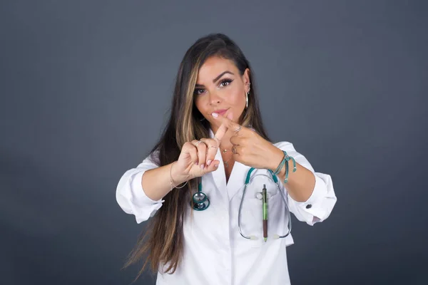 Young Beautiful Brunette Doctor Girl Wearing Medical Uniform Isolated Background — Stock Photo, Image
