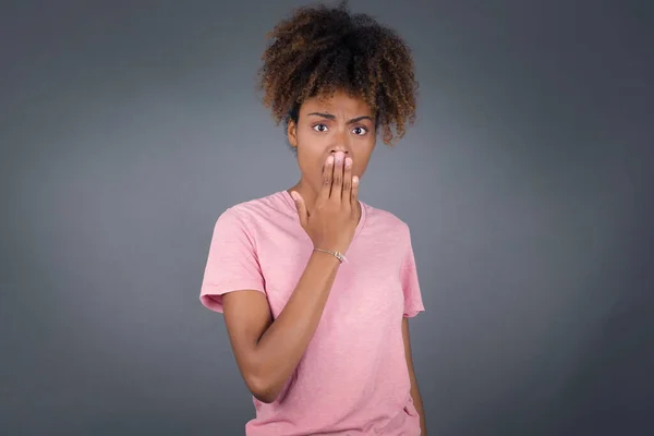 Think Said Close Portrait African American Woman Cover Open Mouth — Stock Photo, Image