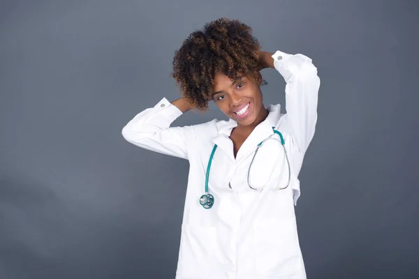 Vertrouwen Koketterij Portret Van Een Afro Amerikaanse Doktersvrouw Medisch Uniform — Stockfoto