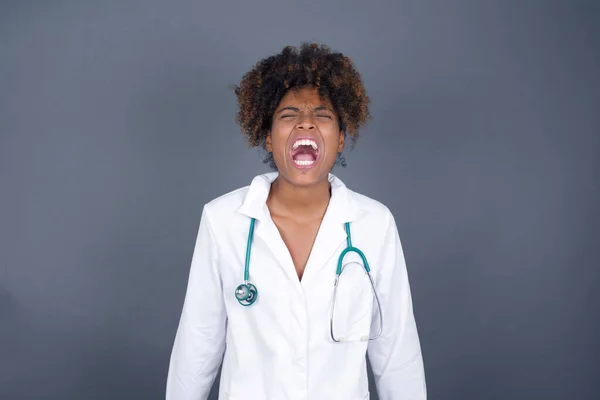 Stressful African American Woman Doctor Screams Panic Closes Eyes Terror — Stock Photo, Image