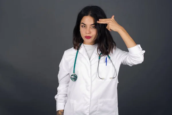 Medico Infelice Donna Curva Labbra Gesto Suicida Stanco Tutto Spara — Foto Stock