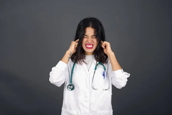 Stop Making Annoying Sound Headshot Stressed Out Young Doctor Woman — Stock Photo, Image