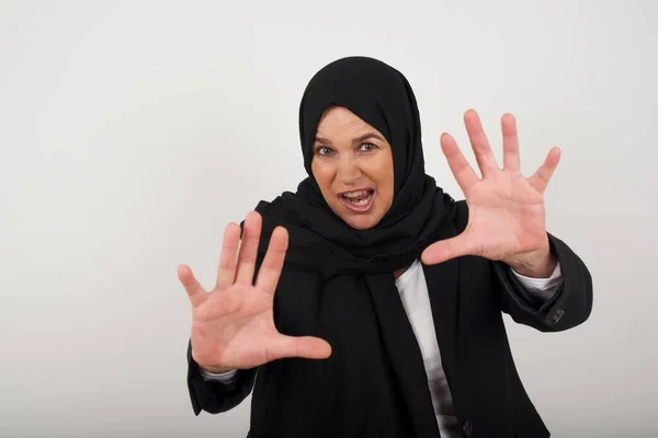 Dissatisfied Muslim Woman Black Hijab Frowns Face Has Disgusting Expression — Stock Photo, Image