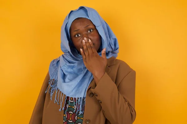 Qué Creo Que Dije Retrato Cerca Mujer Musulmana Afroamericana Cubierta —  Fotos de Stock
