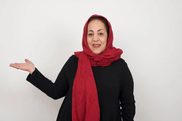 Olgun Mutlu Müslüman Kadın Diyor Vay Kadar Heyecan Verici Hayret — Stok fotoğraf