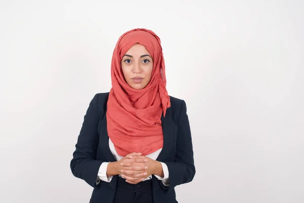 Conceito Negócio Retrato Mulher Muçulmana Bonita Usa Blazer Preto Hijab — Fotografia de Stock