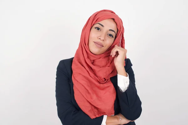 Portrait Horizontal Belle Femme Musulmane Porte Blazer Noir Hijab Couvrant — Photo