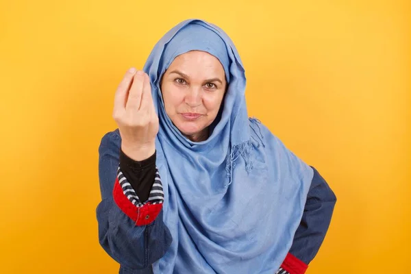 What Hell You Talking Shot Frustrated Middle Aged Muslim Woman — Stock fotografie