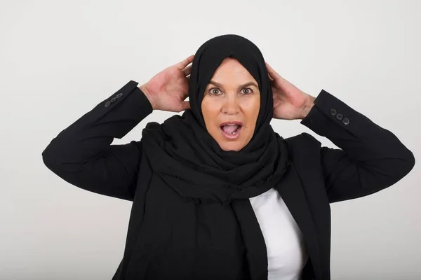 Excited Overjoyed Muslim Woman Black Hijab Screams Receiving Good News — Stock Photo, Image