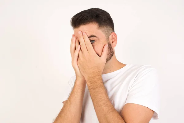 Angst Een Conceptueel Beeld Van Een Mooie Jonge Blanke Man — Stockfoto