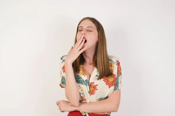 Shot Sleepy Attractive Caucasian Woman Yawning Feeling Tired Night Sleep — Stock Photo, Image