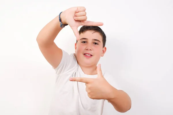 Πορτρέτο Του Νεαρού Ξανθό Θετικό Αγόρι Χαρούμενη Έκφραση Ντυμένος Casual — Φωτογραφία Αρχείου