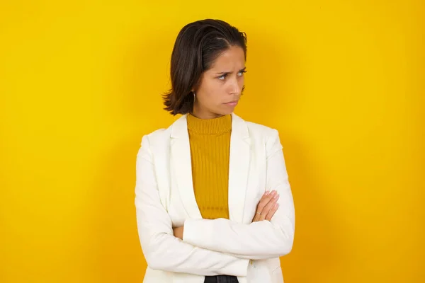 Closeup Portrait Displeased Pissed Angry Grumpy Pessimistic Woman Bad Attitude — Stok fotoğraf