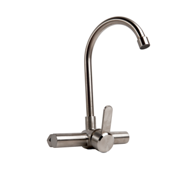 Parlak paslanmaz çelik mutfak ya da modern tasarımı olan banyo musluğu.