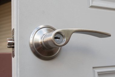 Kapı kolu, banyo odası, modern metal.