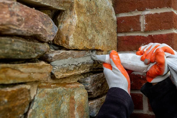 Fal Készült Bézs Kövek Különböző Formájú Cement Varratok — Stock Fotó