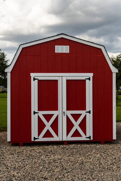 红棚漂亮的门 — 图库照片