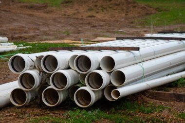 Paketli plastik su boruları tesisatçı yeni su kaynağı