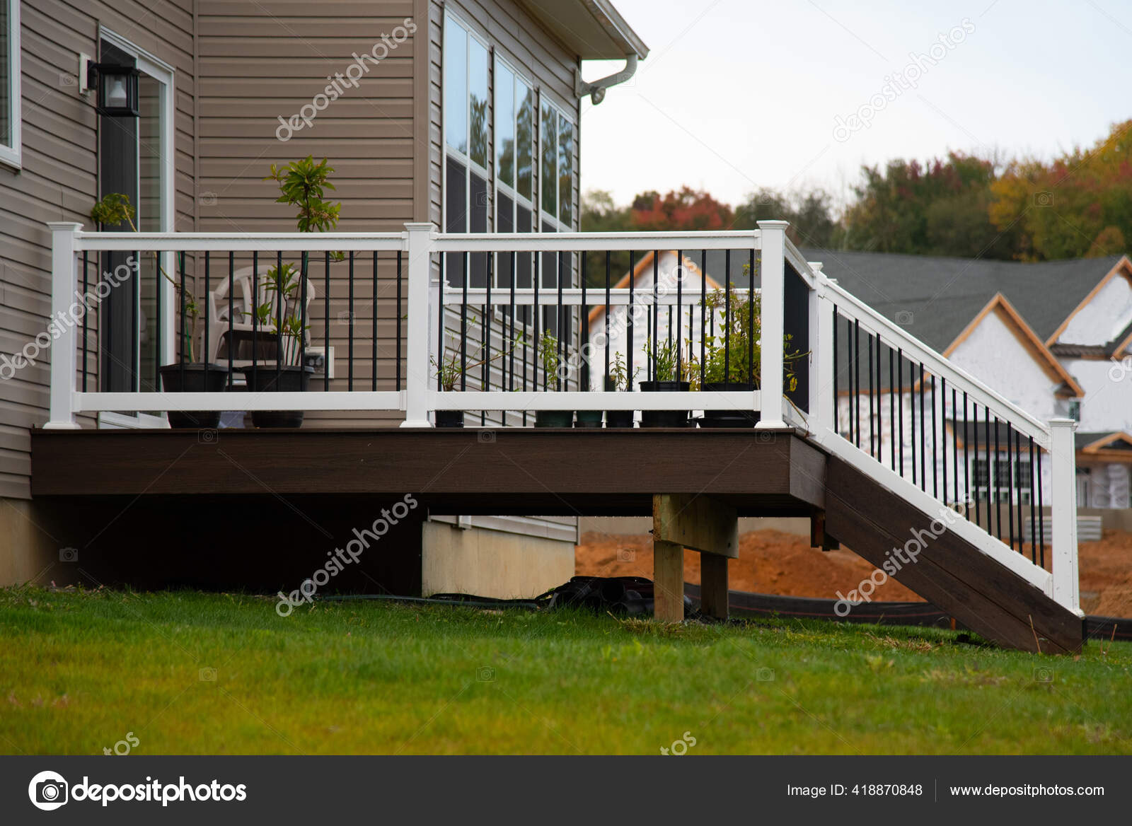 White Veranda Railing Posts Porch Wall New Deck — Stock Photo