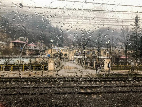 Blick Aus Dem Zugfenster Auf Das Dorf Den Bergen Starker — Stockfoto