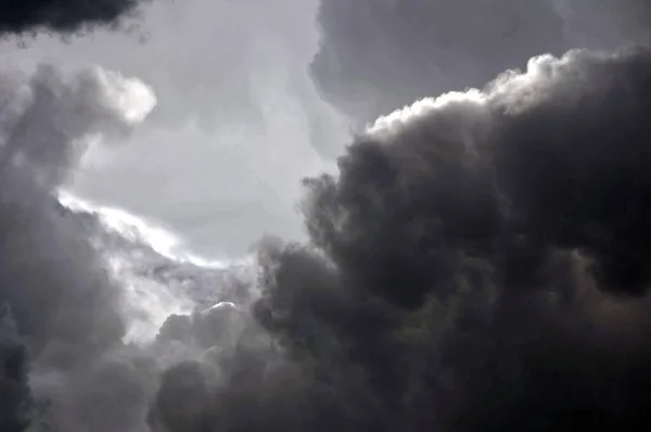 Γκρι Σύννεφα Καταιγίδας Στον Ουρανό — Φωτογραφία Αρχείου