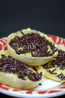 Martabak kek potrait ve siyah arka plan