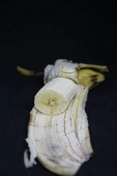 Die Banane Sechs Auf Schwarzem Hintergrund — Stockfoto
