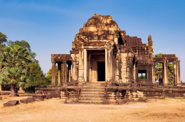 Antik Kamboçyalı tapınak ve kalıntılar
