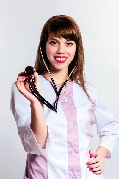 Jonge Lachende Verpleegster Met Stethoscoop — Stockfoto