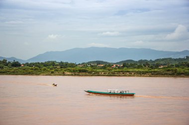 Kuzey Tayland Khong nehirde tekne