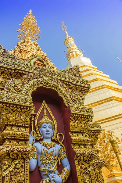 Deva bij Public Temple} Noord Thailand. — Stockfoto