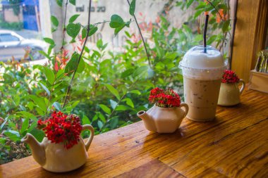 Sabahları buzlu kahve..