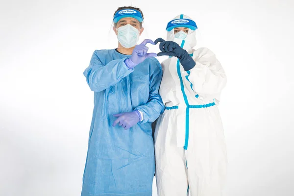 Doctora Vestida Ppe Para Luchar Contra Coronavirus Sosteniendo Sus Manos —  Fotos de Stock