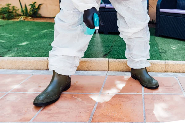 Man Disinfecting Floor His Boots Starting Disinfect House Covid — Stock Photo, Image