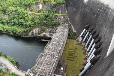 Bhumibol dam Tak Tayland, gücünü