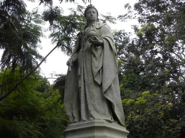 Estátua Pedra Cor Branca Rainha Vitória Parque Cubbon — Fotografia de Stock