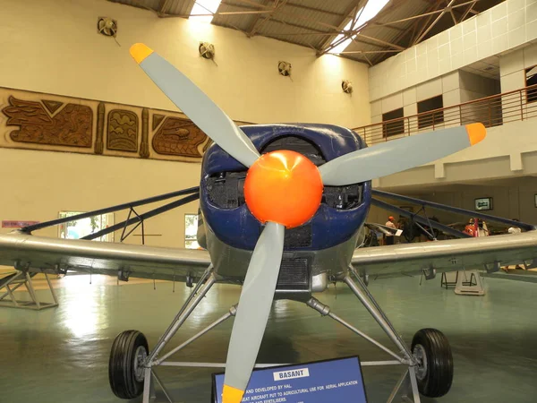 基本航空機 単座航空機は Hal航空宇宙博物館で農薬及び肥料の航空応用のために農業用に使用される — ストック写真