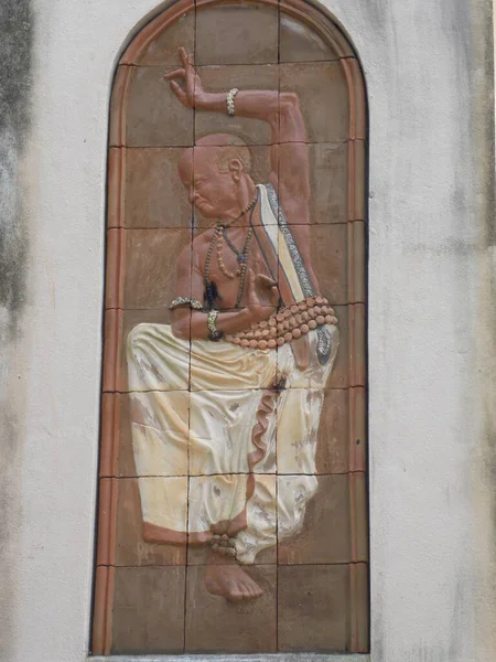 Terracotta Relief Sculpture Dance Master Wearing White Dhoti Beads Made — Stock Photo, Image